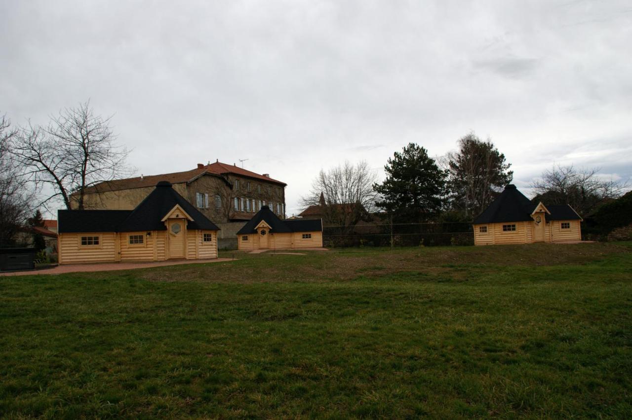 Les Cabanes Du Grand Nord Pradines  Exteriör bild