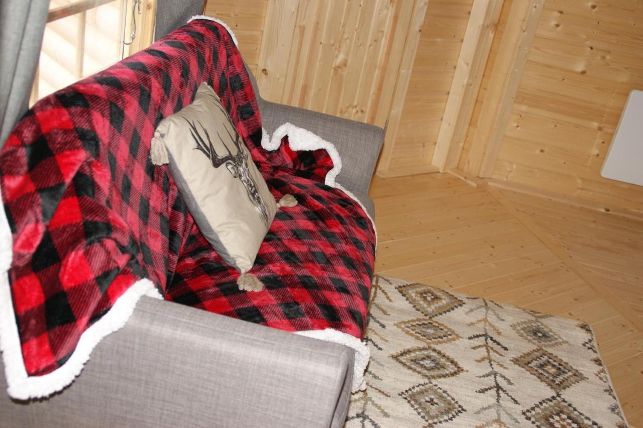 Les Cabanes Du Grand Nord Pradines  Exteriör bild