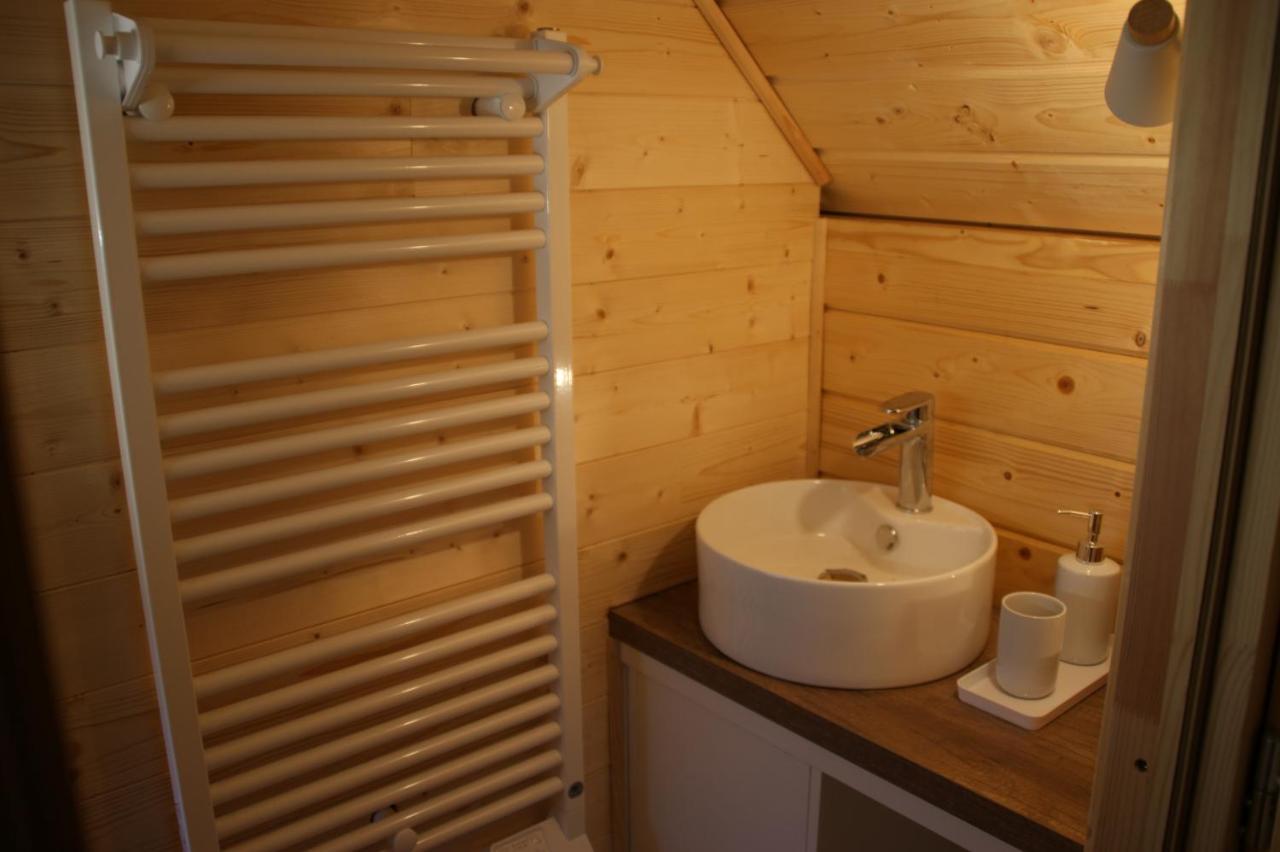 Les Cabanes Du Grand Nord Pradines  Exteriör bild