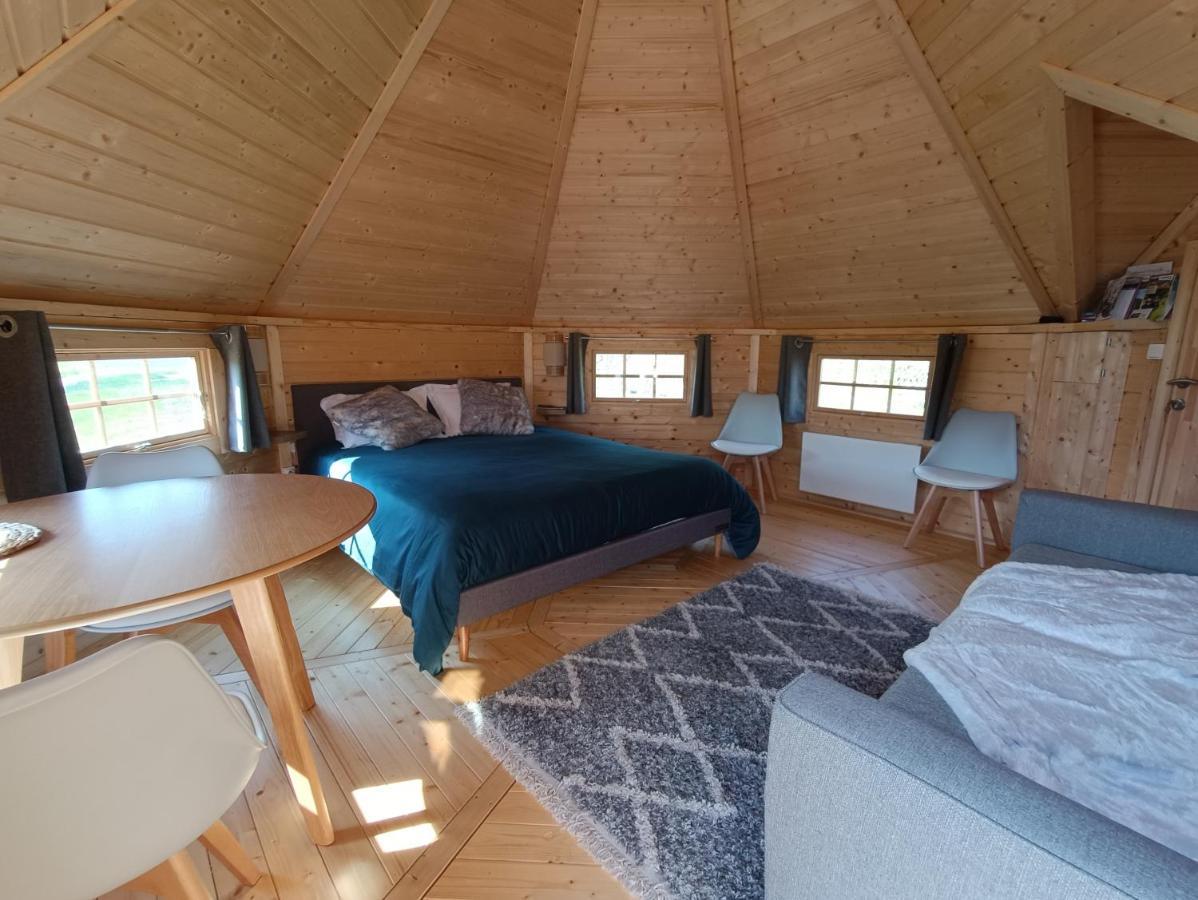 Les Cabanes Du Grand Nord Pradines  Exteriör bild