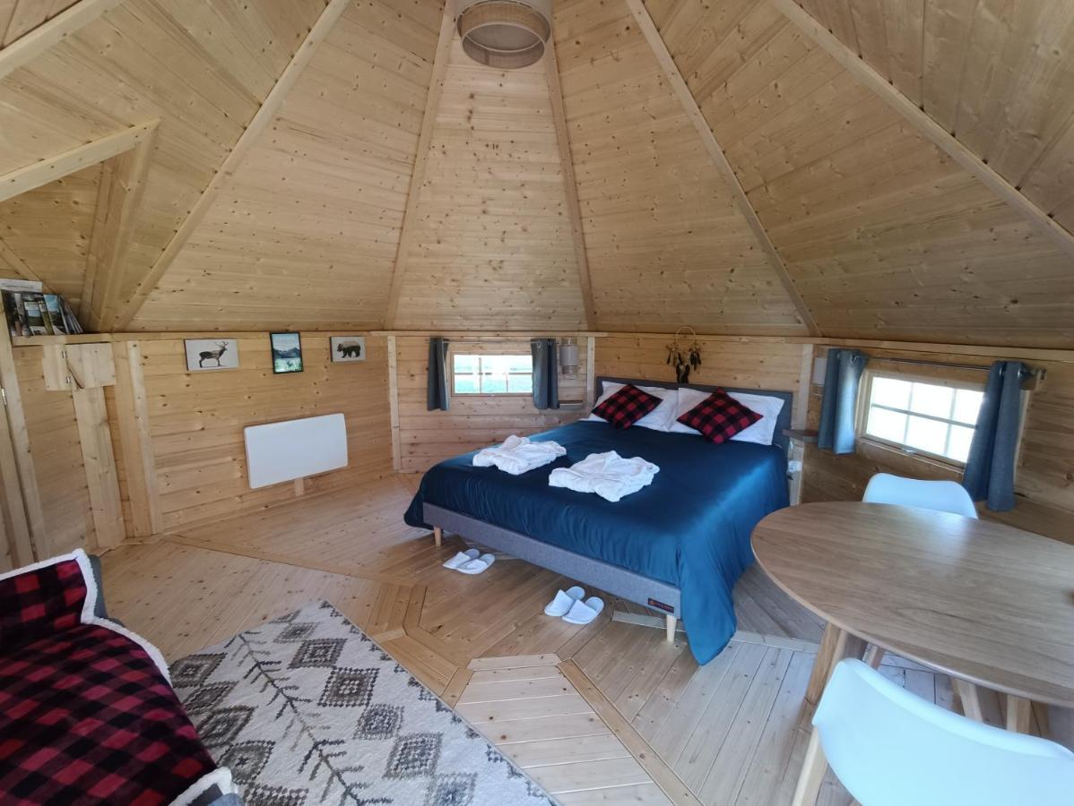Les Cabanes Du Grand Nord Pradines  Exteriör bild
