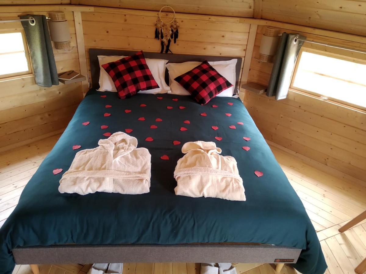 Les Cabanes Du Grand Nord Pradines  Exteriör bild