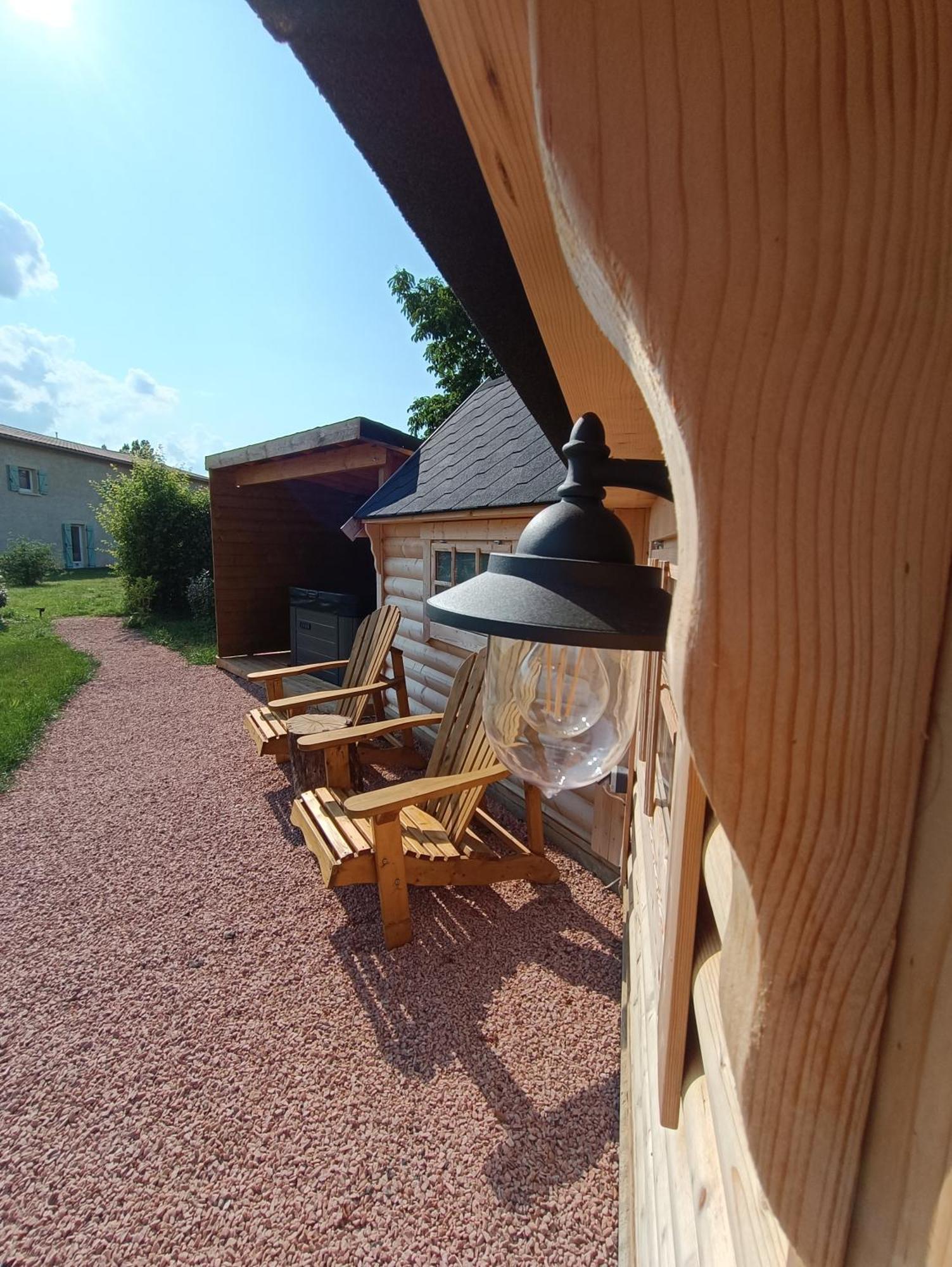 Les Cabanes Du Grand Nord Pradines  Exteriör bild